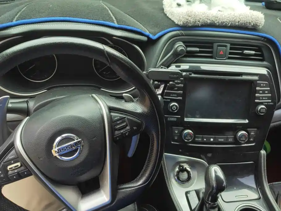 Nissan Cima — миниатюра 12