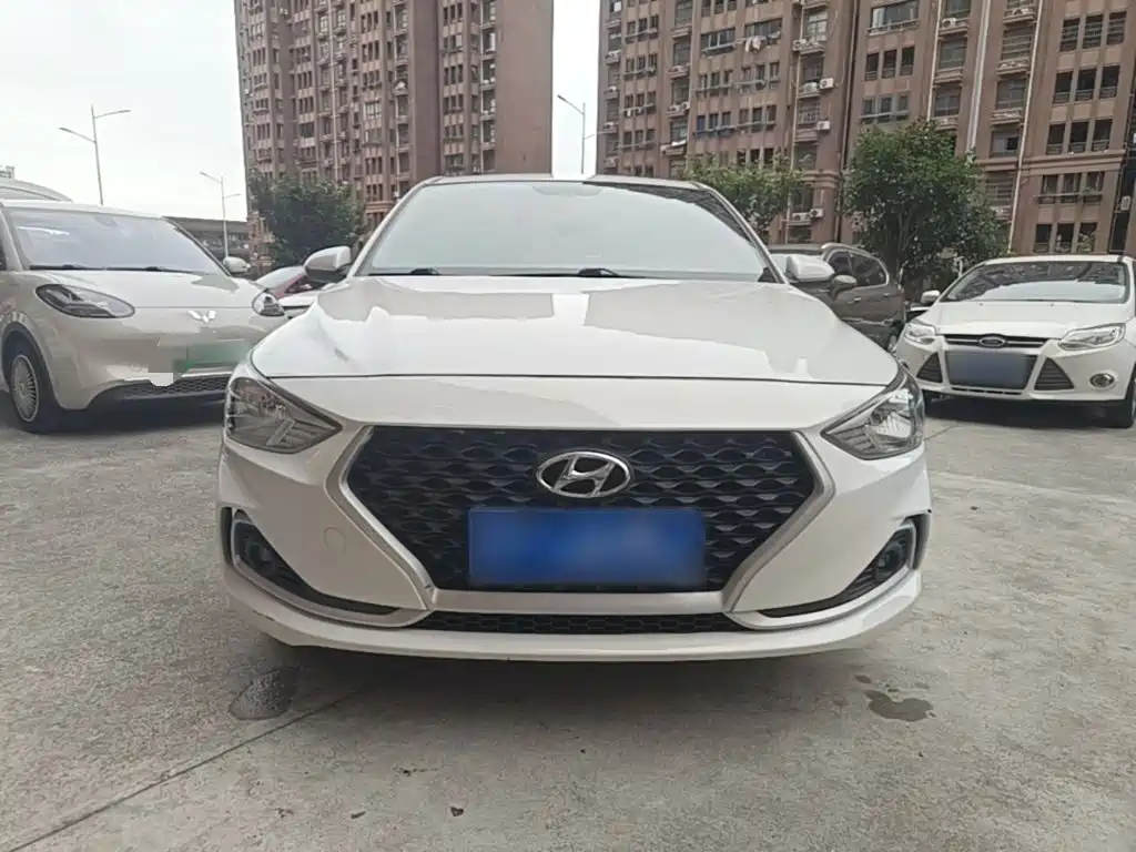Hyundai Elantra — миниатюра 3