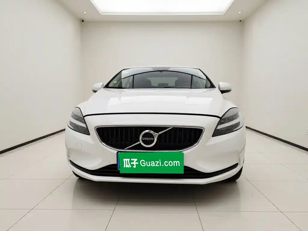 Volvo V40 — миниатюра 2