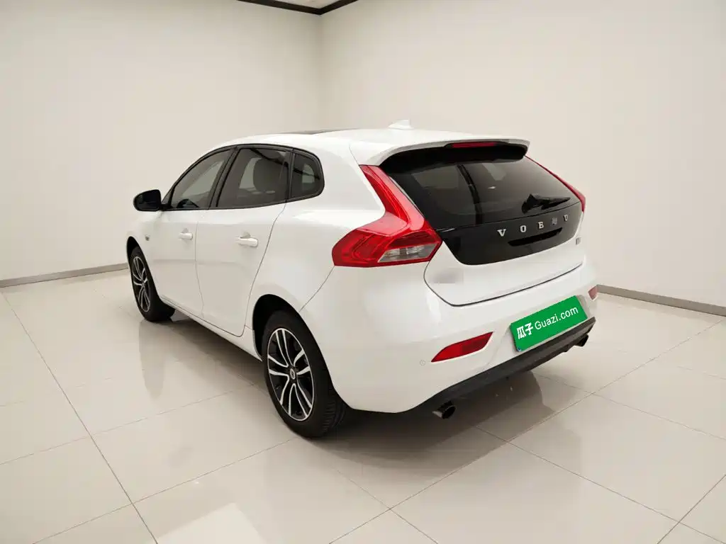 Volvo V40 — миниатюра 4