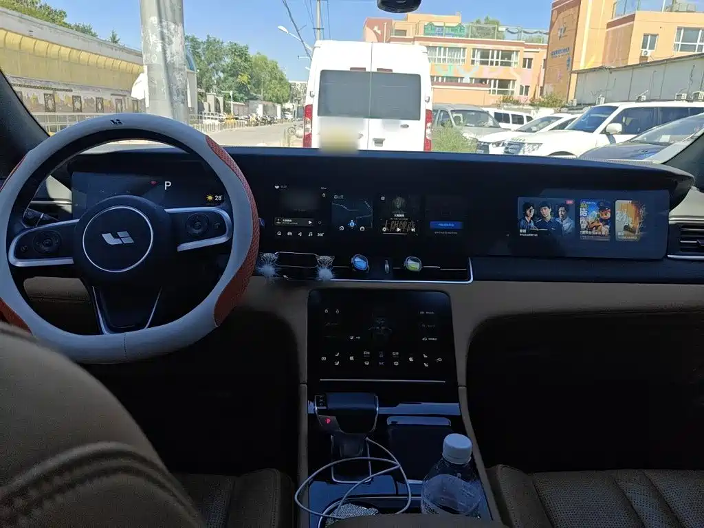 Li Auto Li ONE — миниатюра 10