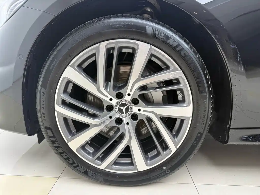 Mercedes-Benz E-Class — миниатюра 18