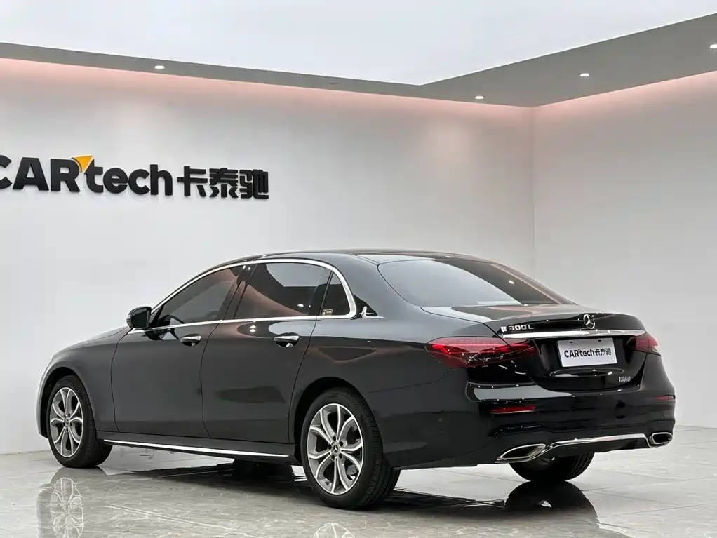 Mercedes-Benz E-Class — миниатюра 3