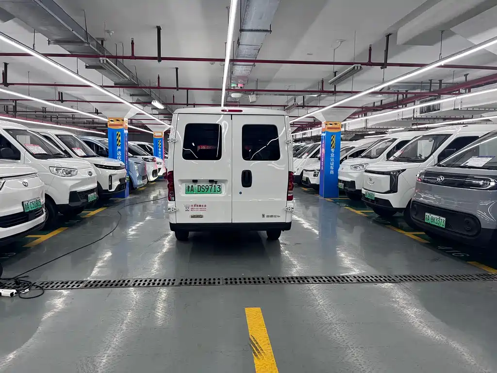 Yufeng Auto Yufeng Huangjin Cang — миниатюра 4