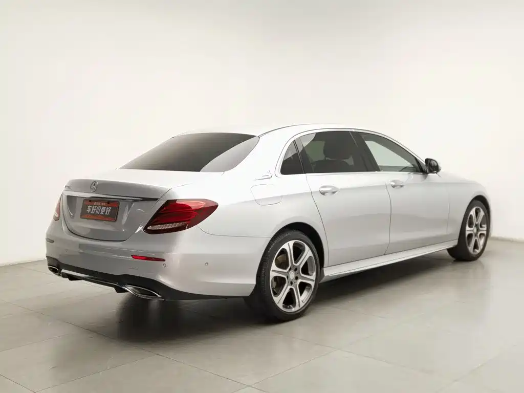 Mercedes-Benz E-Class — миниатюра 2