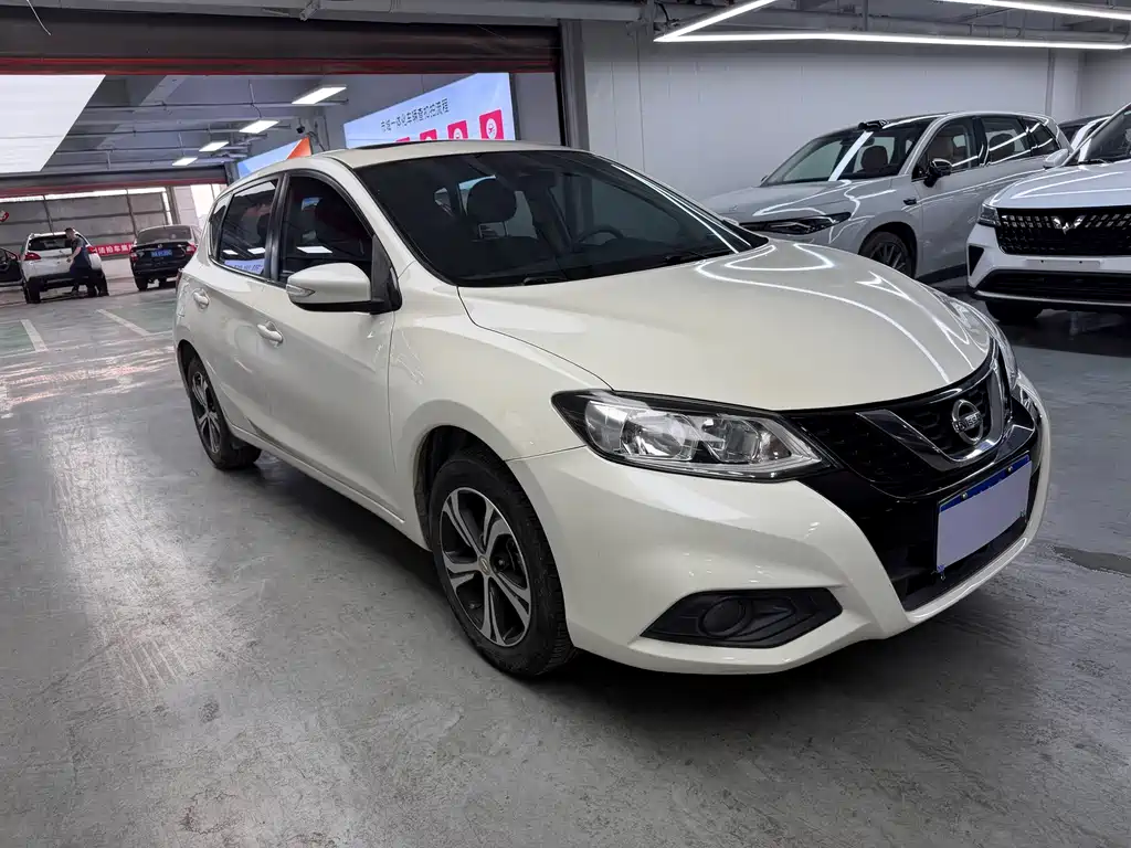 Nissan Tiida — миниатюра 3
