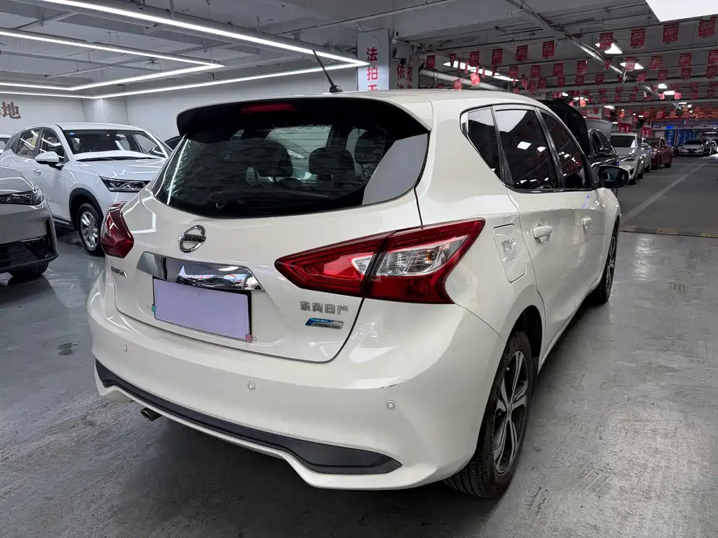 Nissan Tiida — миниатюра 10