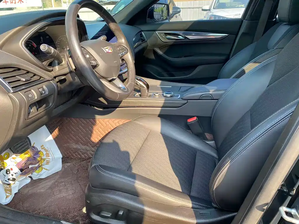 Cadillac CT5 — миниатюра 7