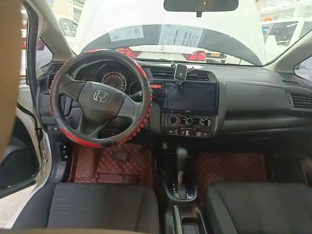 Honda Fit — миниатюра 10
