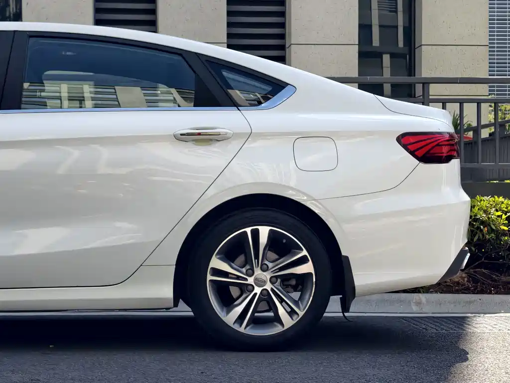 Geely Binrui — миниатюра 7