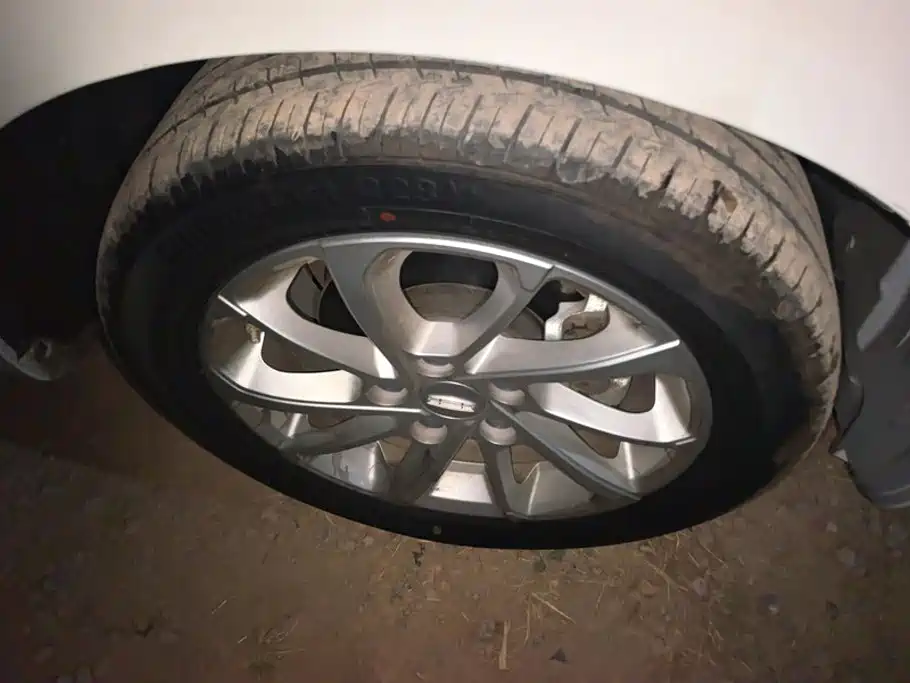 Geely Emgrand — миниатюра 6