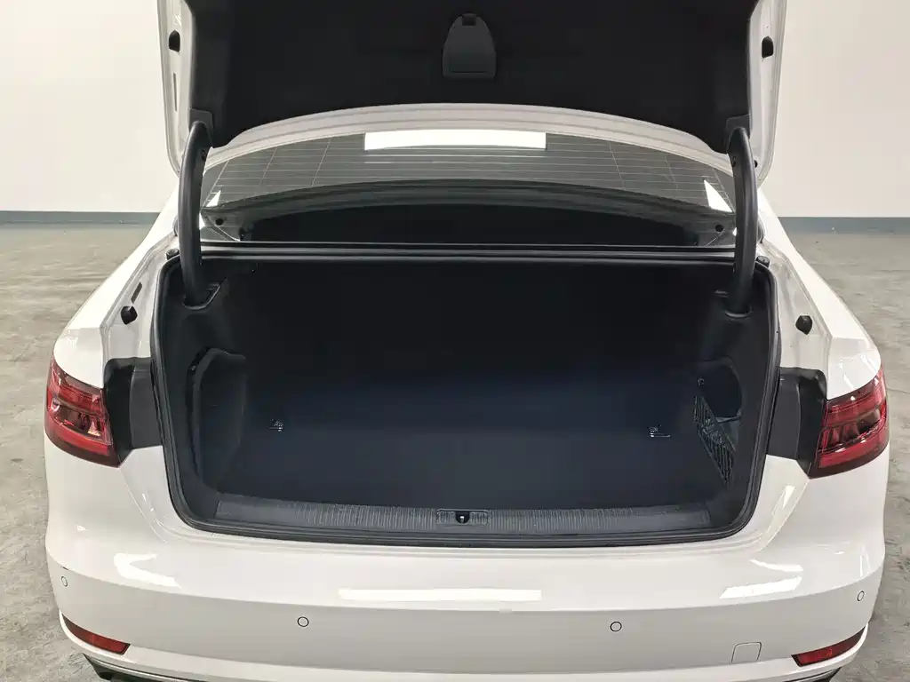Audi A4L — миниатюра 16