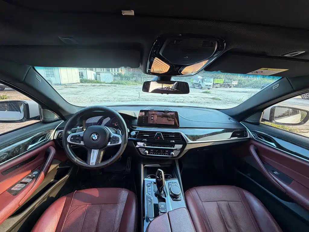 BMW 5 Series — миниатюра 6