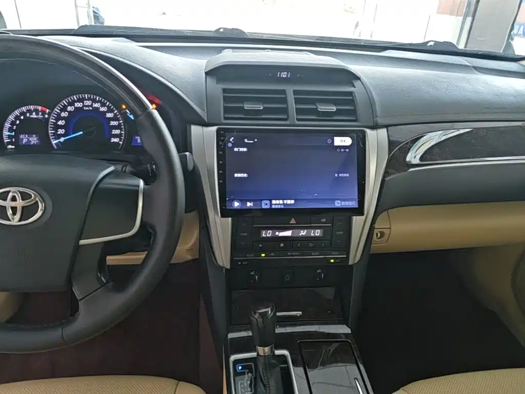 Toyota Camry — миниатюра 13