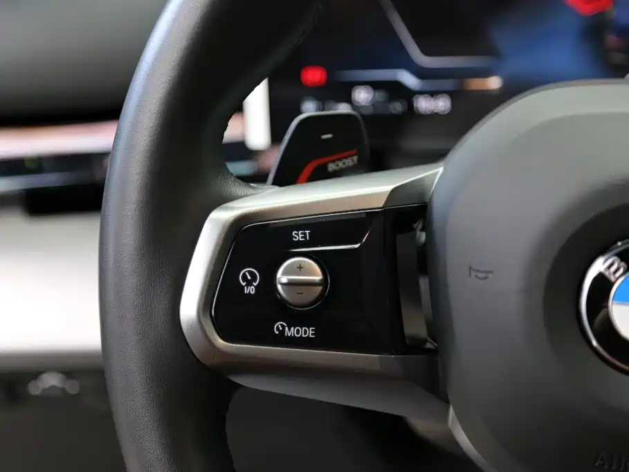 BMW 5 Series — миниатюра 17