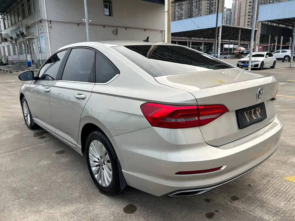 Volkswagen Lavida — миниатюра 6