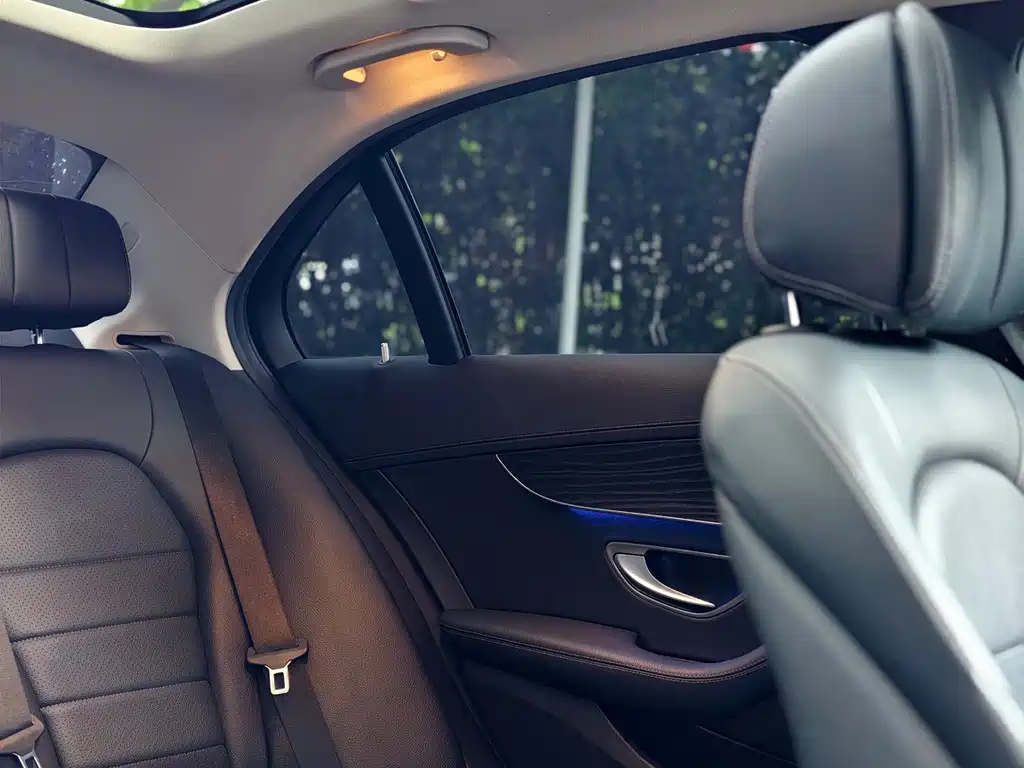 Mercedes-Benz C-Class — миниатюра 9