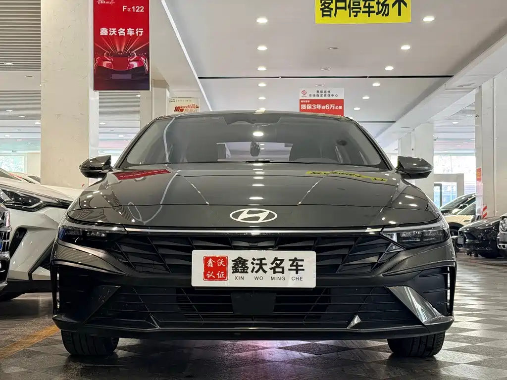 HYUNDAI ELANTRA