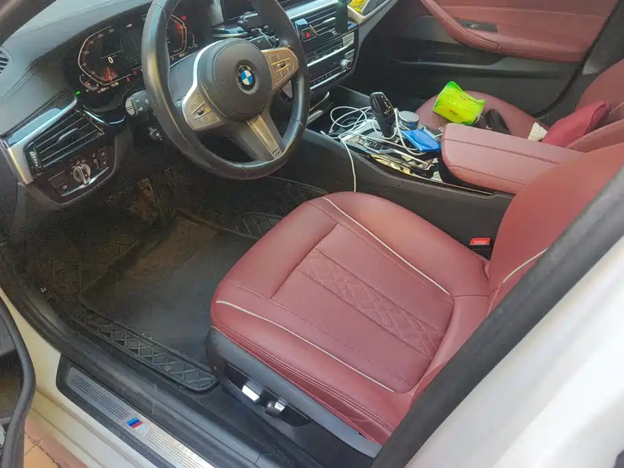 BMW 5 Series — миниатюра 9