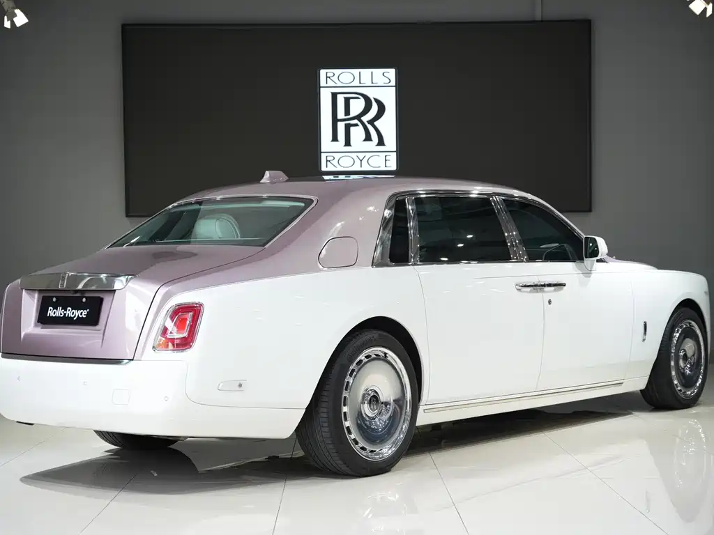 Rolls-Royce Phantom — миниатюра 4