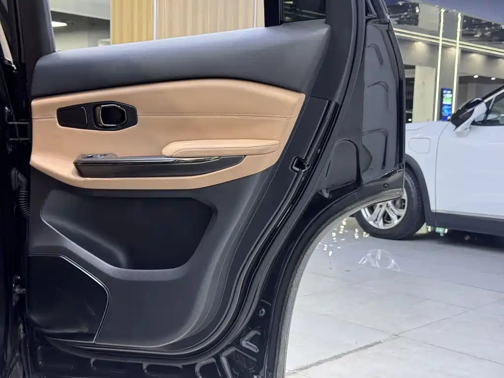 NIO ES6 — миниатюра 21