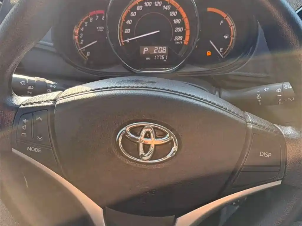 TOYOTA YARIS L ZHIXUAN