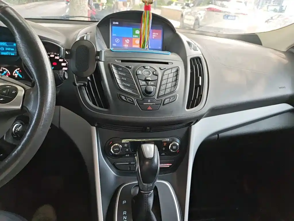 Ford Kuga — миниатюра 14