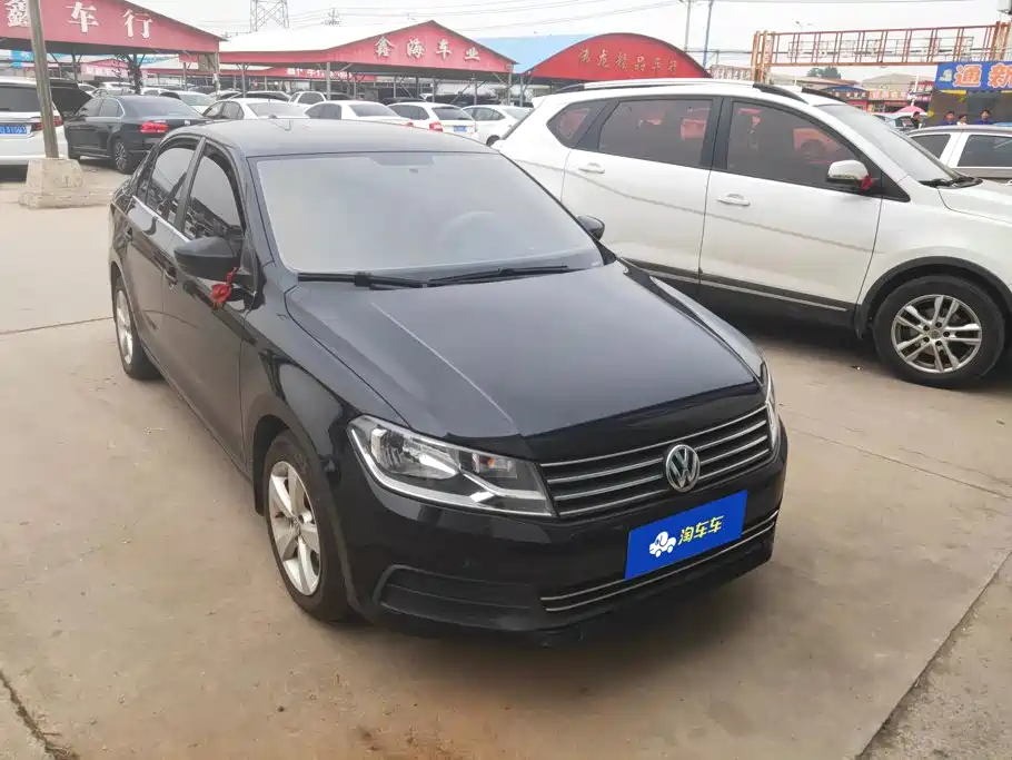 Volkswagen Santana — миниатюра 2
