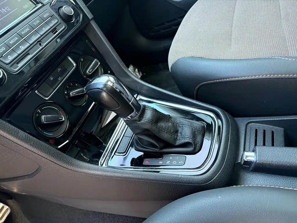 VOLKSWAGEN C TREK WEI COLLAR