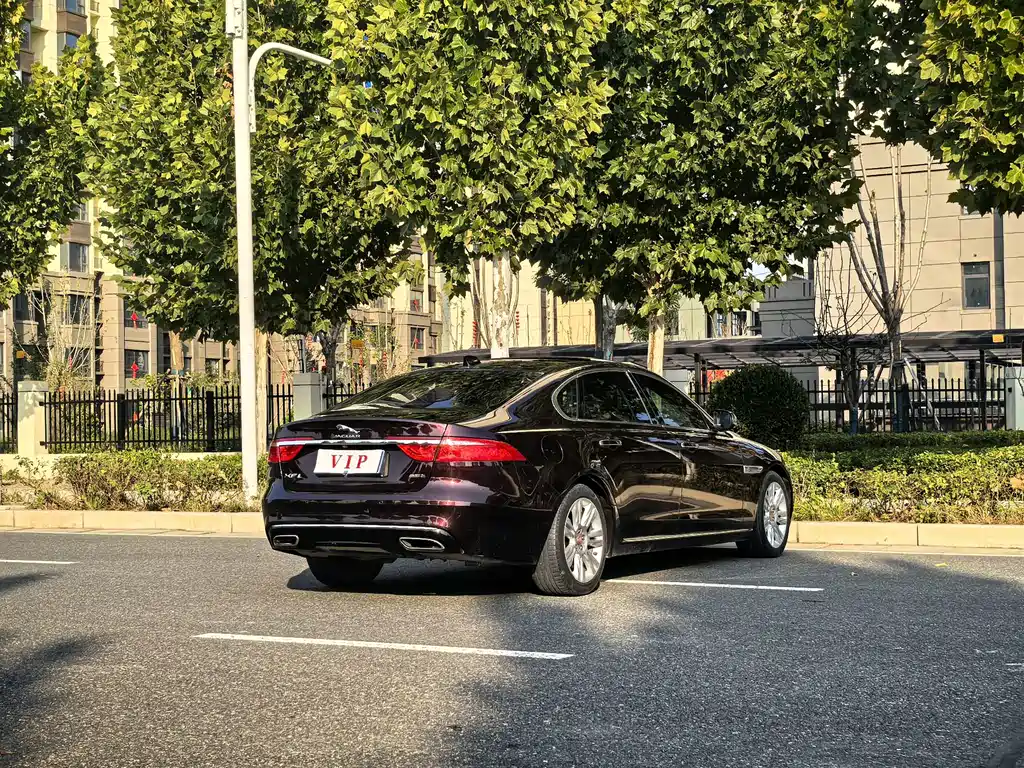 Jaguar XFL — миниатюра 4