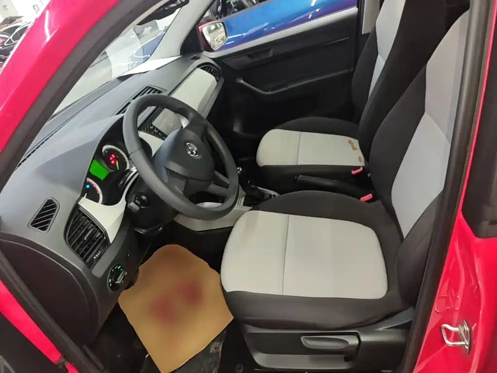 Skoda Fabia — миниатюра 15