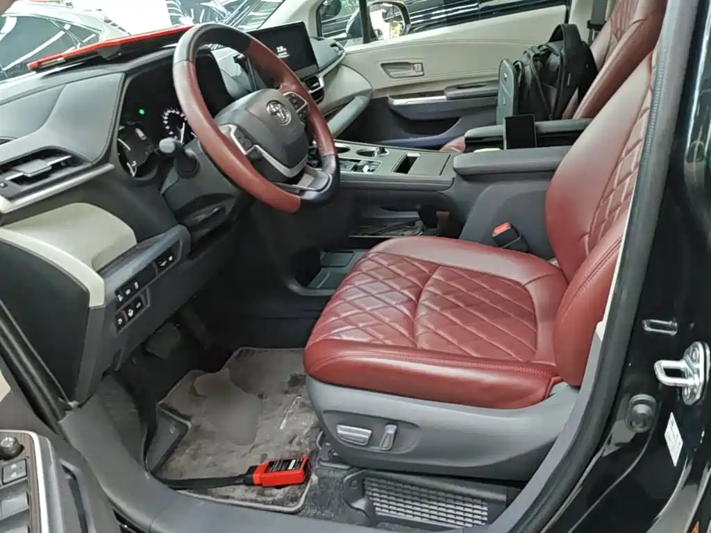 Toyota Sienna — миниатюра 15