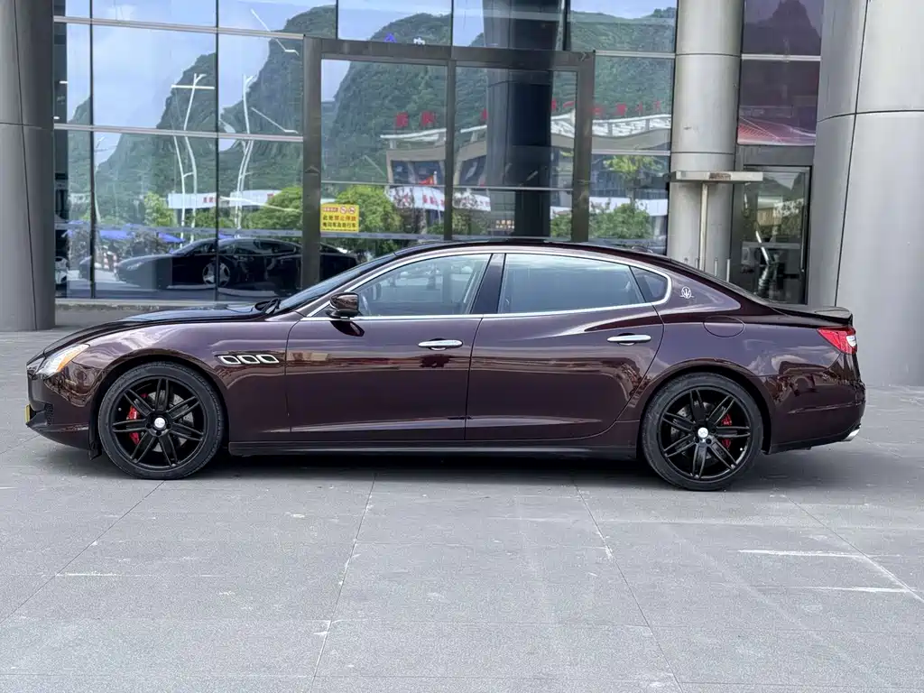 Maserati Quattroporte — миниатюра 4