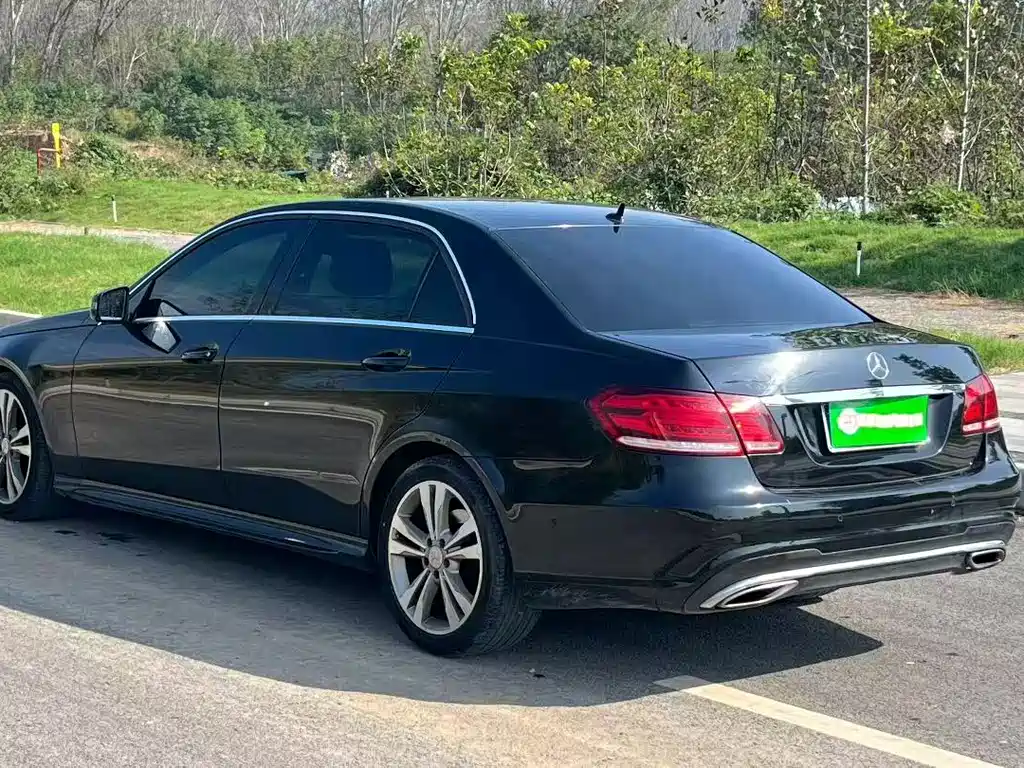 Mercedes-Benz E-Class — миниатюра 9