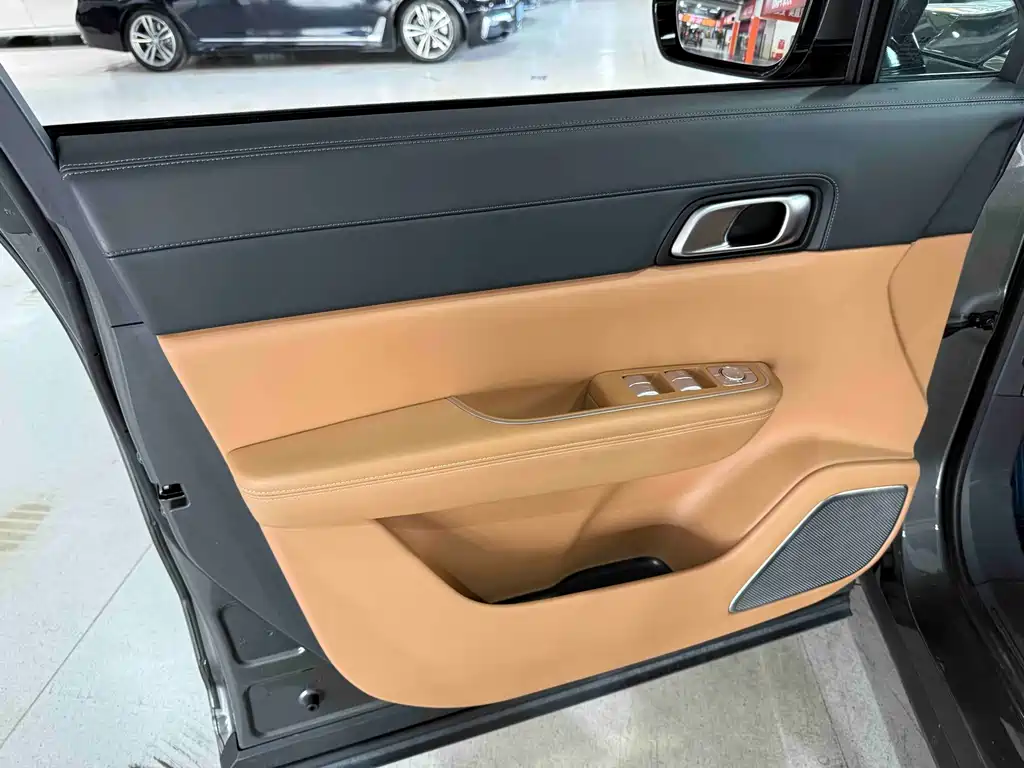 Li Auto Li ONE — миниатюра 4