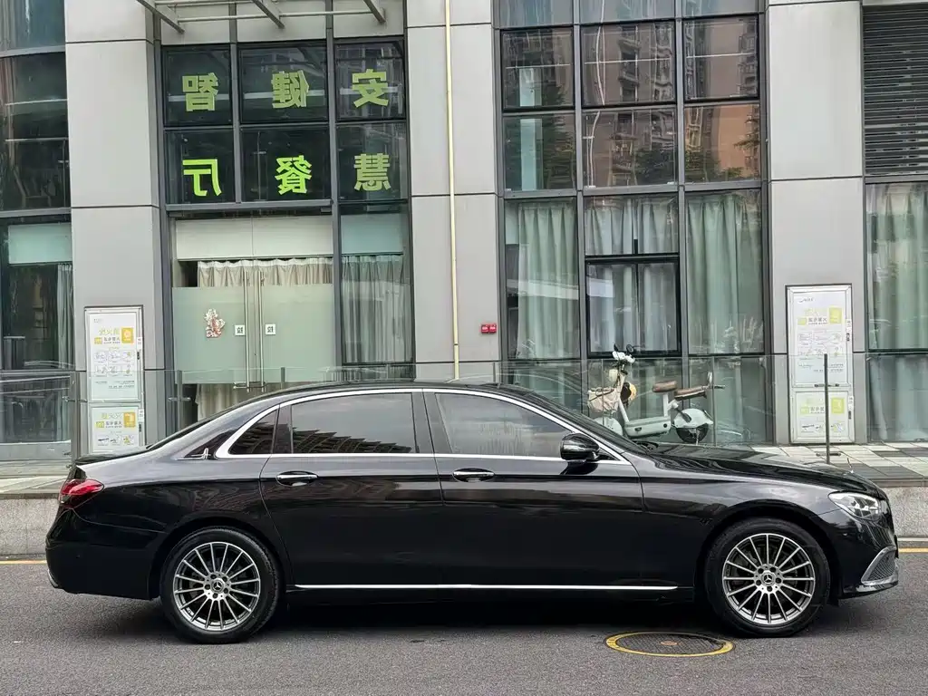 Mercedes-Benz E-Class — миниатюра 3