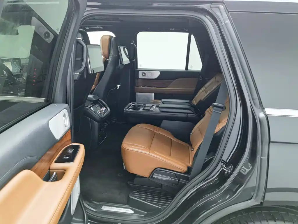 Lincoln Navigator — миниатюра 15