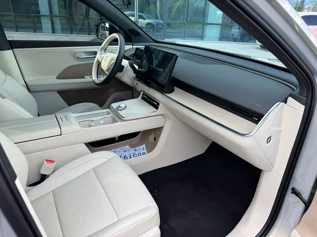 Toyota bZ3X — миниатюра 8