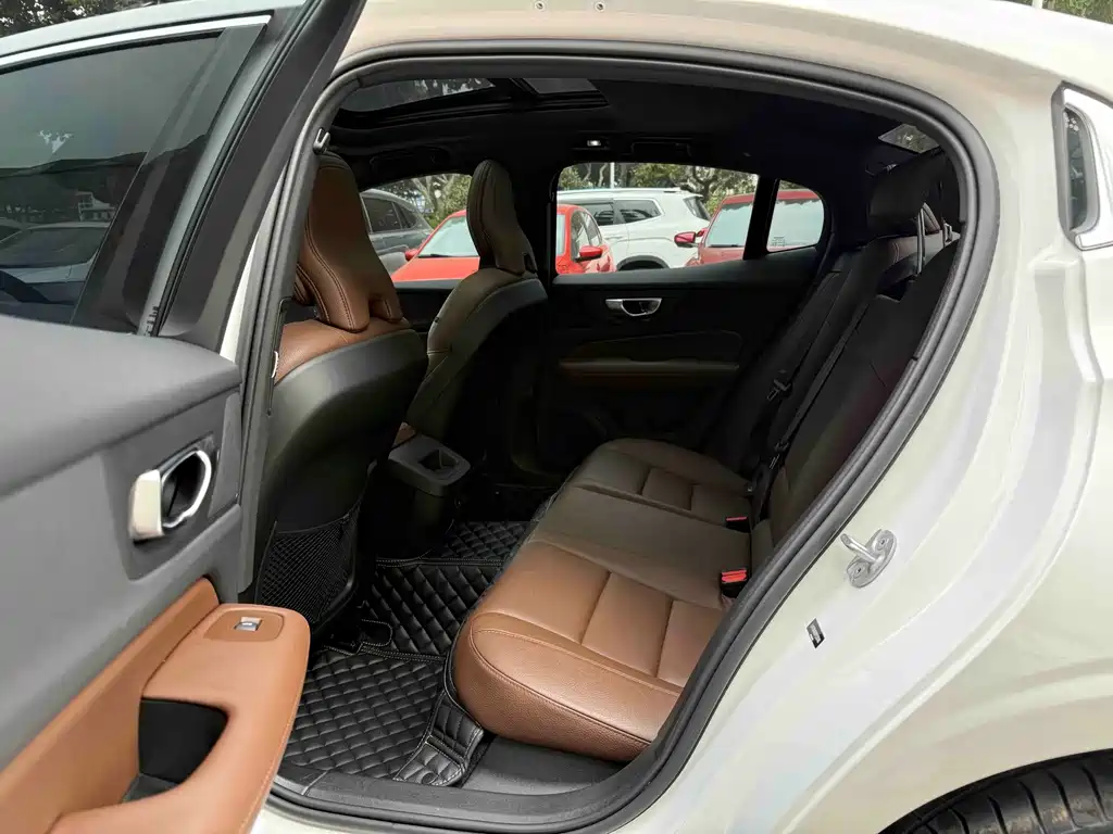 Volvo S60 — миниатюра 7