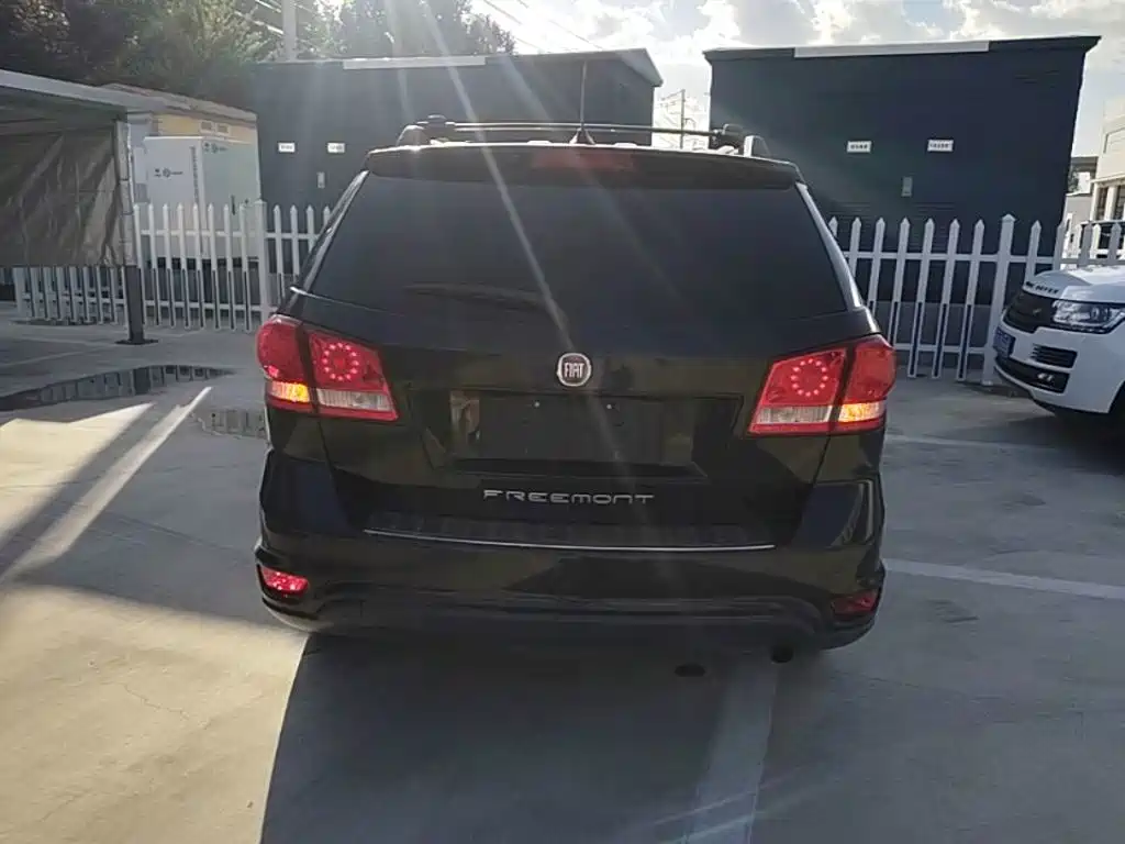 Fiat Freemont — миниатюра 6