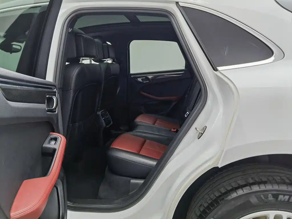 Porsche Macan — миниатюра 15