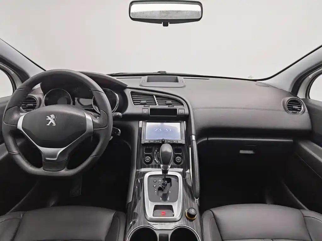 Peugeot 3008 2015 2.0L AT