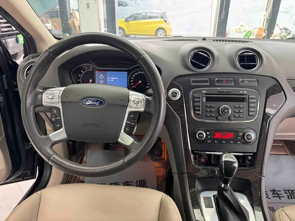 Ford Mondeo — миниатюра 12