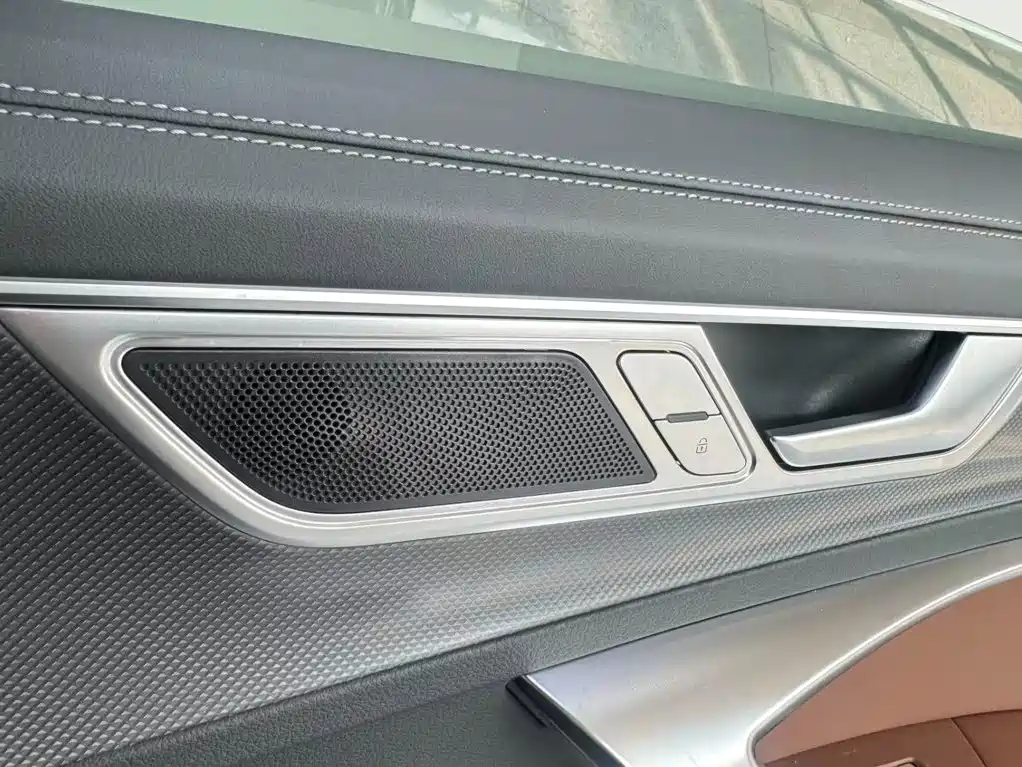 Audi A6L — миниатюра 15