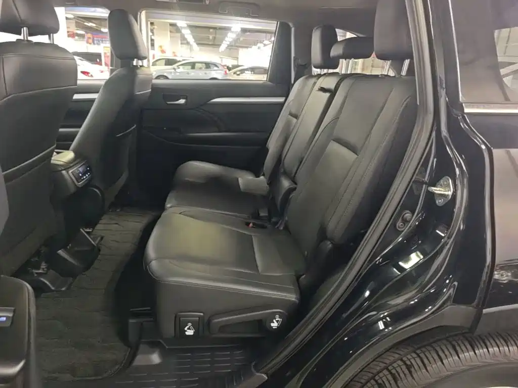 Toyota Highlander — миниатюра 17