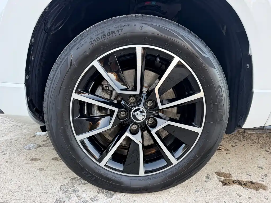 Skoda Karoq — миниатюра 18