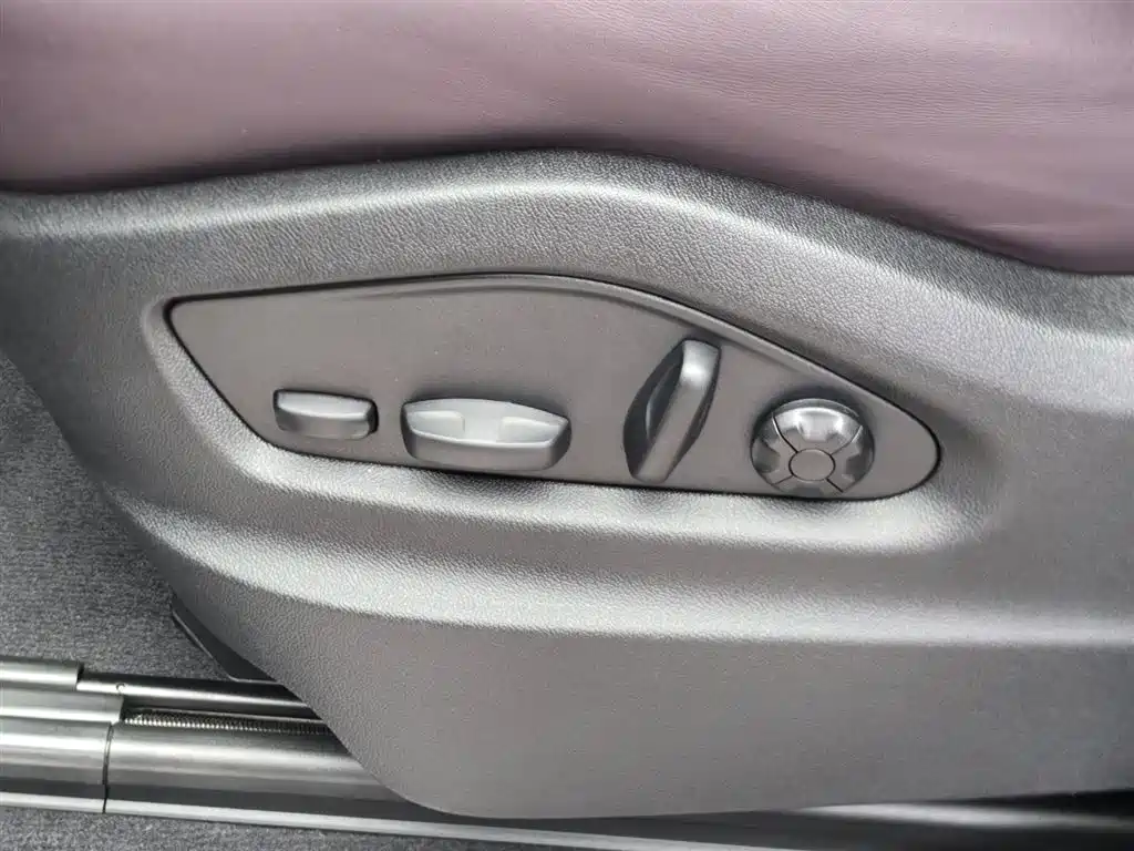 Porsche Cayenne — миниатюра 31