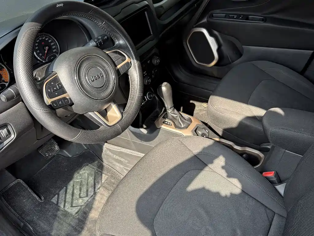 Jeep Renegade — миниатюра 4