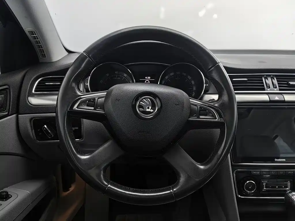 Skoda Superb — миниатюра 11