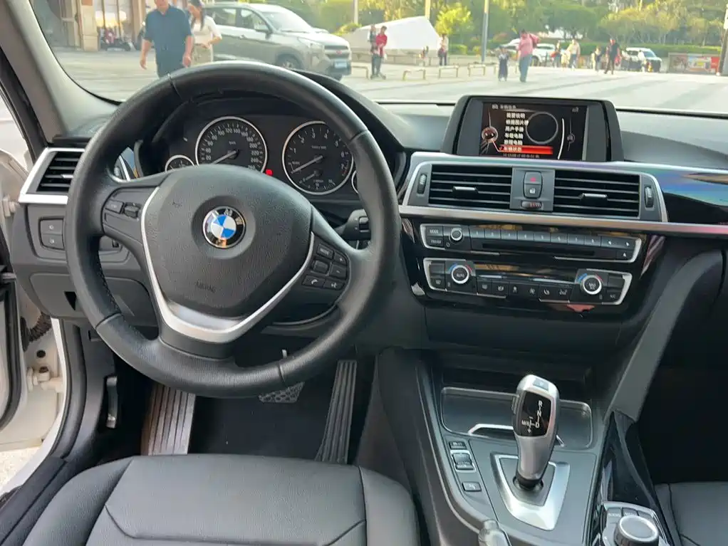 BMW 3 Series — миниатюра 10